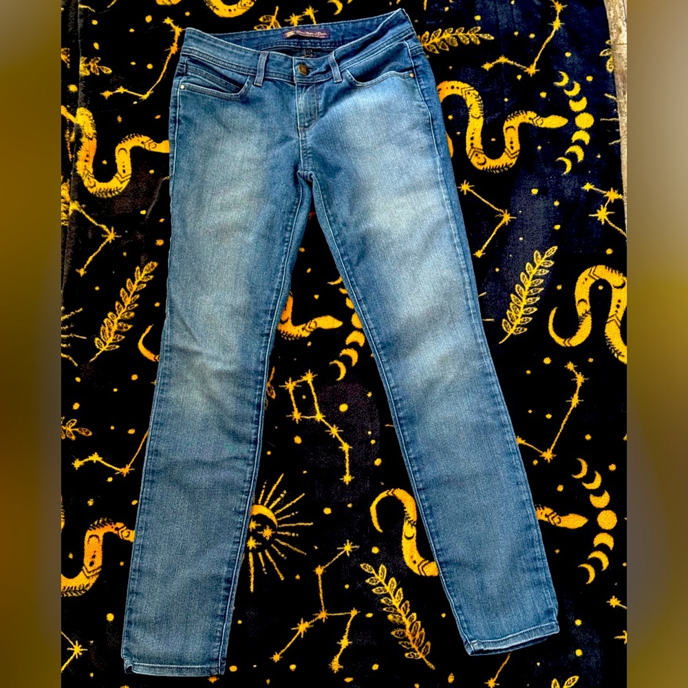 Women’s Skinny jeans size 27